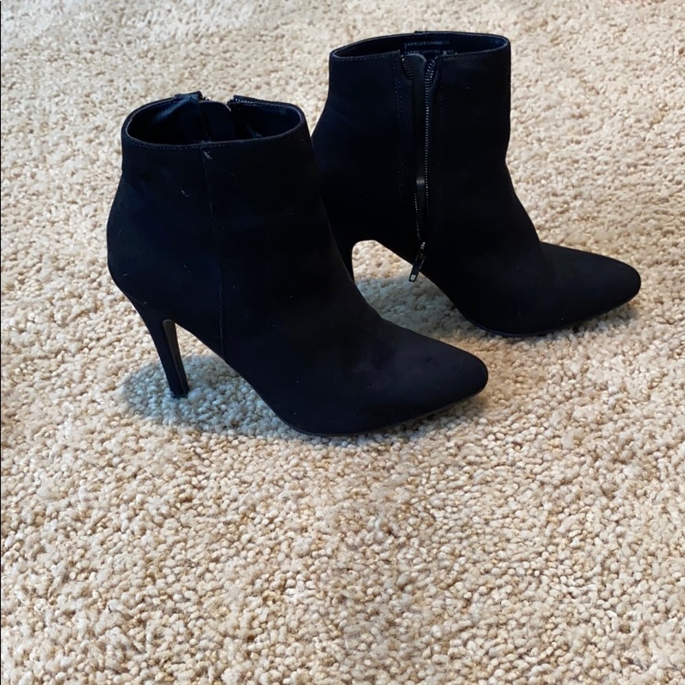 Black suede heeled booty